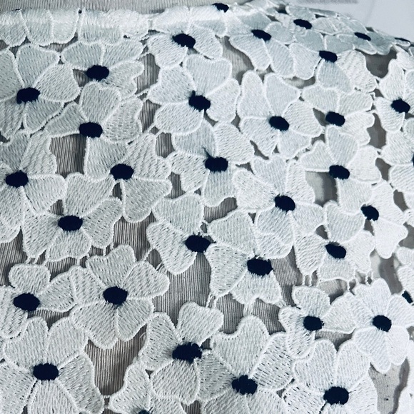 Sunday In Brooklyn Lace Floral Cropped Top White Size Small NWT - Picture 5 of 6